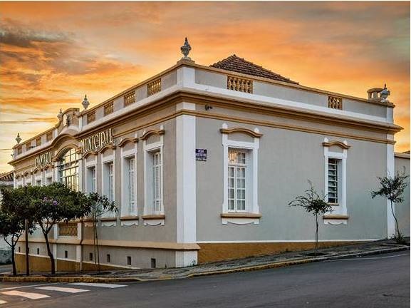 Câmara Municipal de Espírito Santo do Pinhal possui edital aberto com 6 vagas