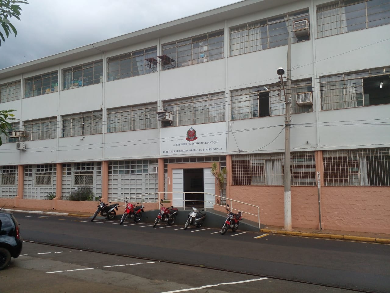 Diretoria de Ensino de Pirassununga abre processo seletivo com 88 vagas para Agente de Organização Escolar